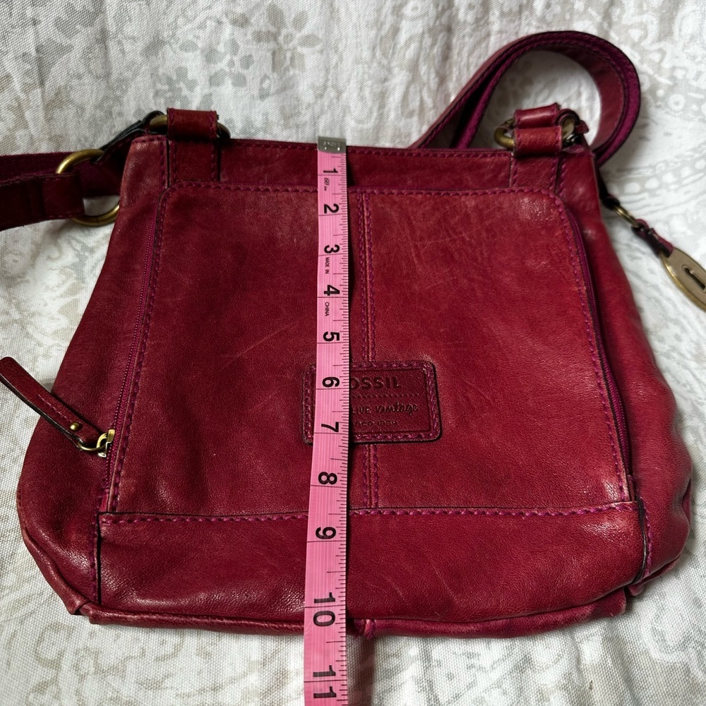 Fossil Women's Burgundy Leather Crossbody Bag good condition like new - Picture 11 of 16